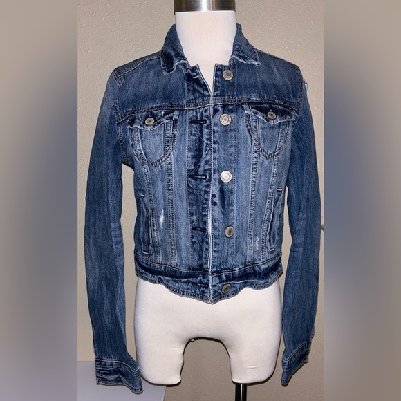 American Eagle Distressed Jean Jacket‎ - Size Medium - Picture 1 of 9